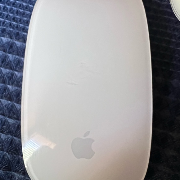 Apple Magic Mouse - Picture 2 of 9